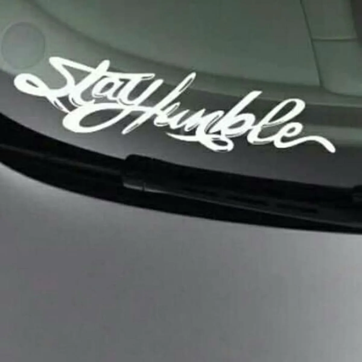 Печать наклеек на лобовое стекло автомобиля