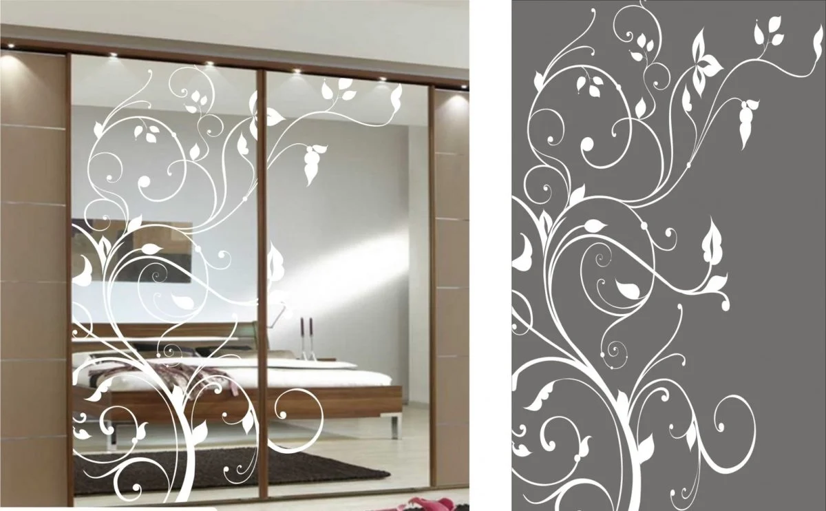 Печать наклеек на зеркало