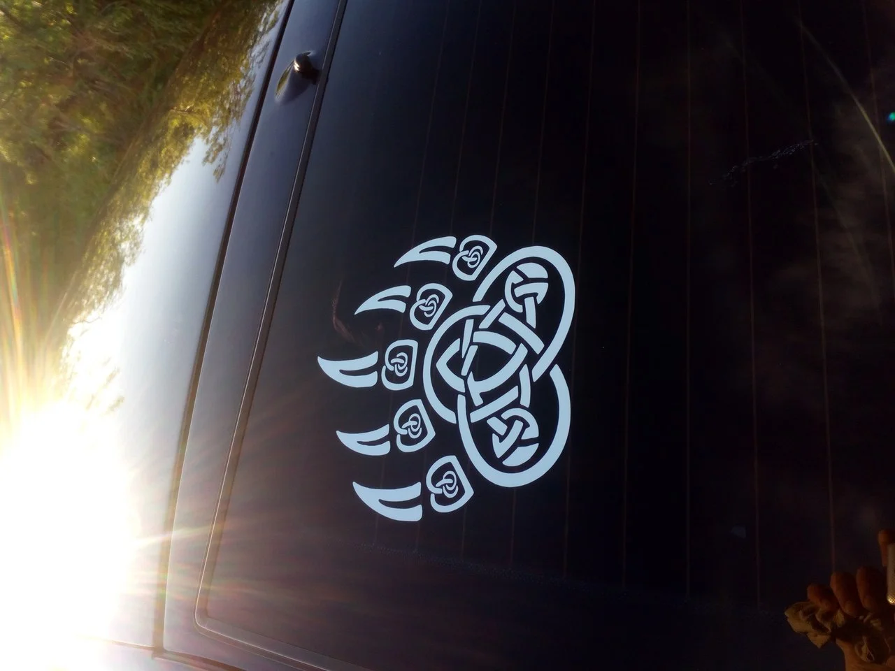 Печать наклеек Велеса на авто