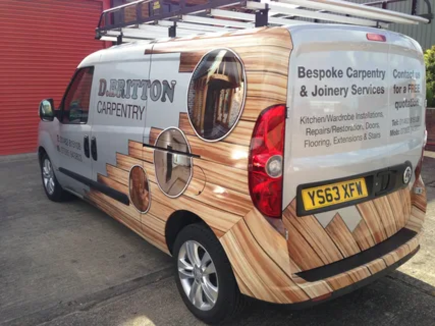 Печать наклеек на автобус