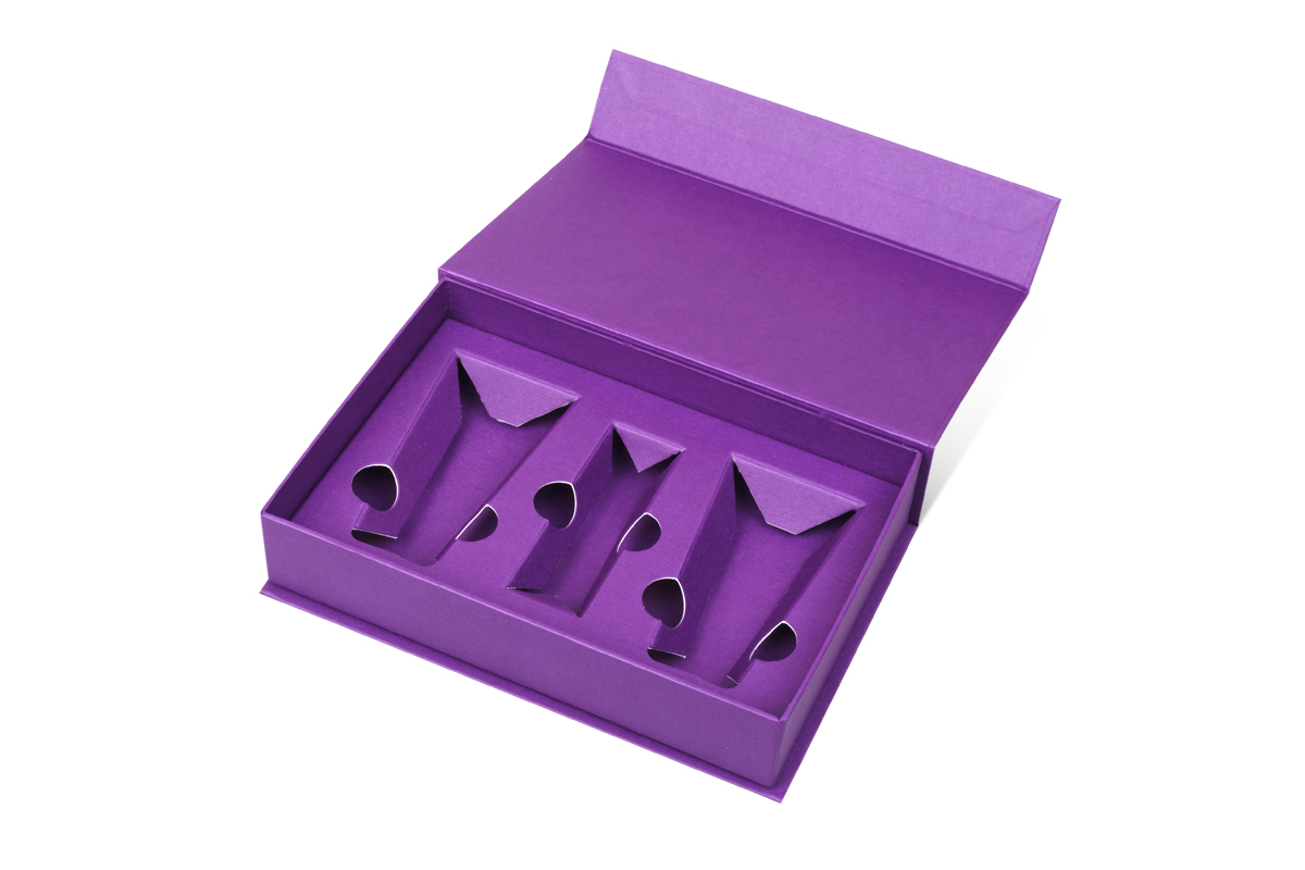 Упаковка с ложементом из картона