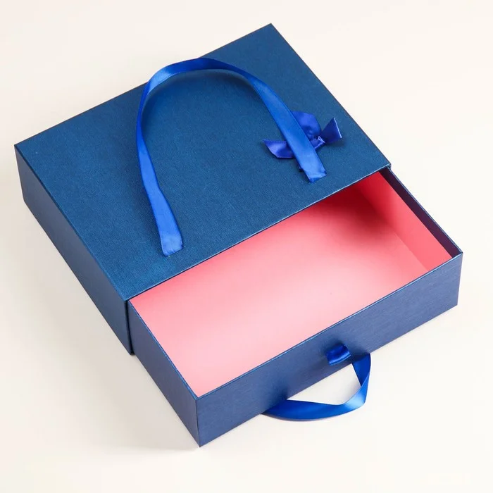 Упаковка со шнурками из картона