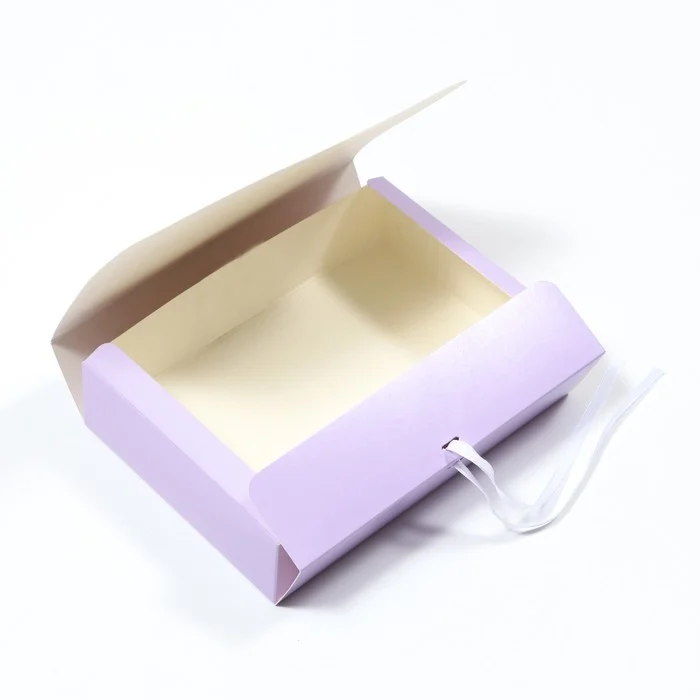 Упаковка со шнурками из картона