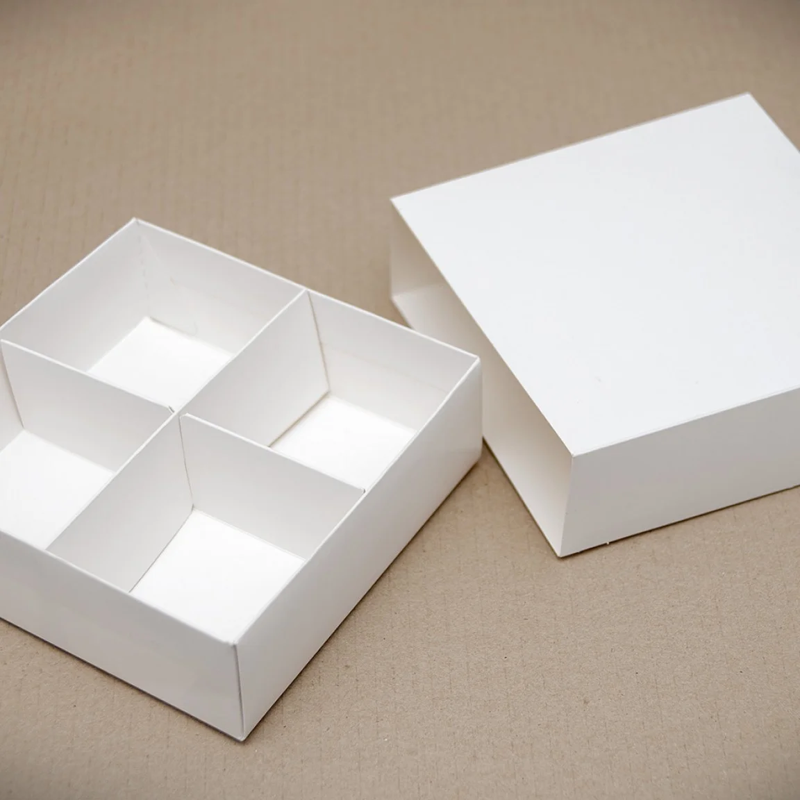 Белые ложементы