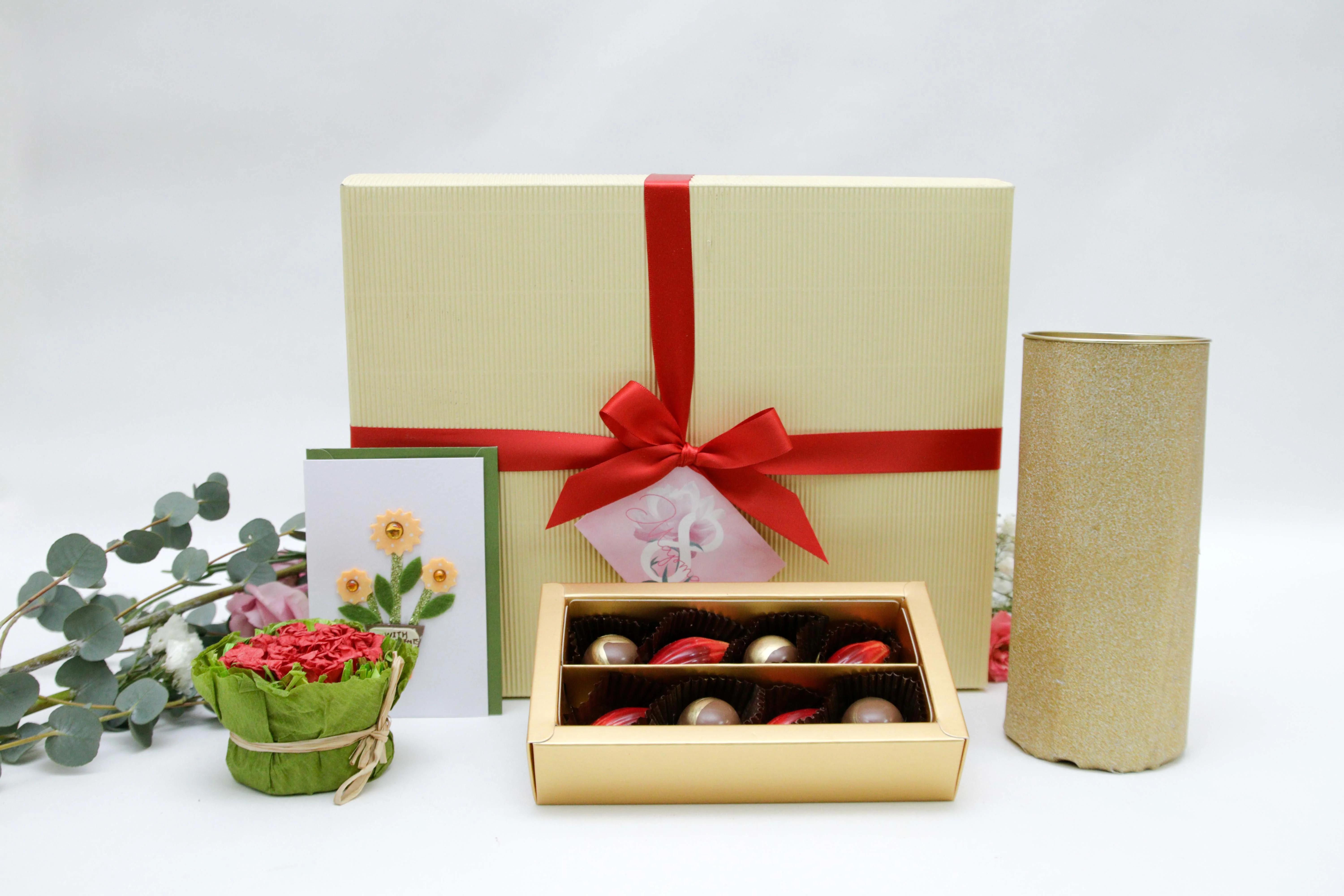 Коробки для корпоративных подарков