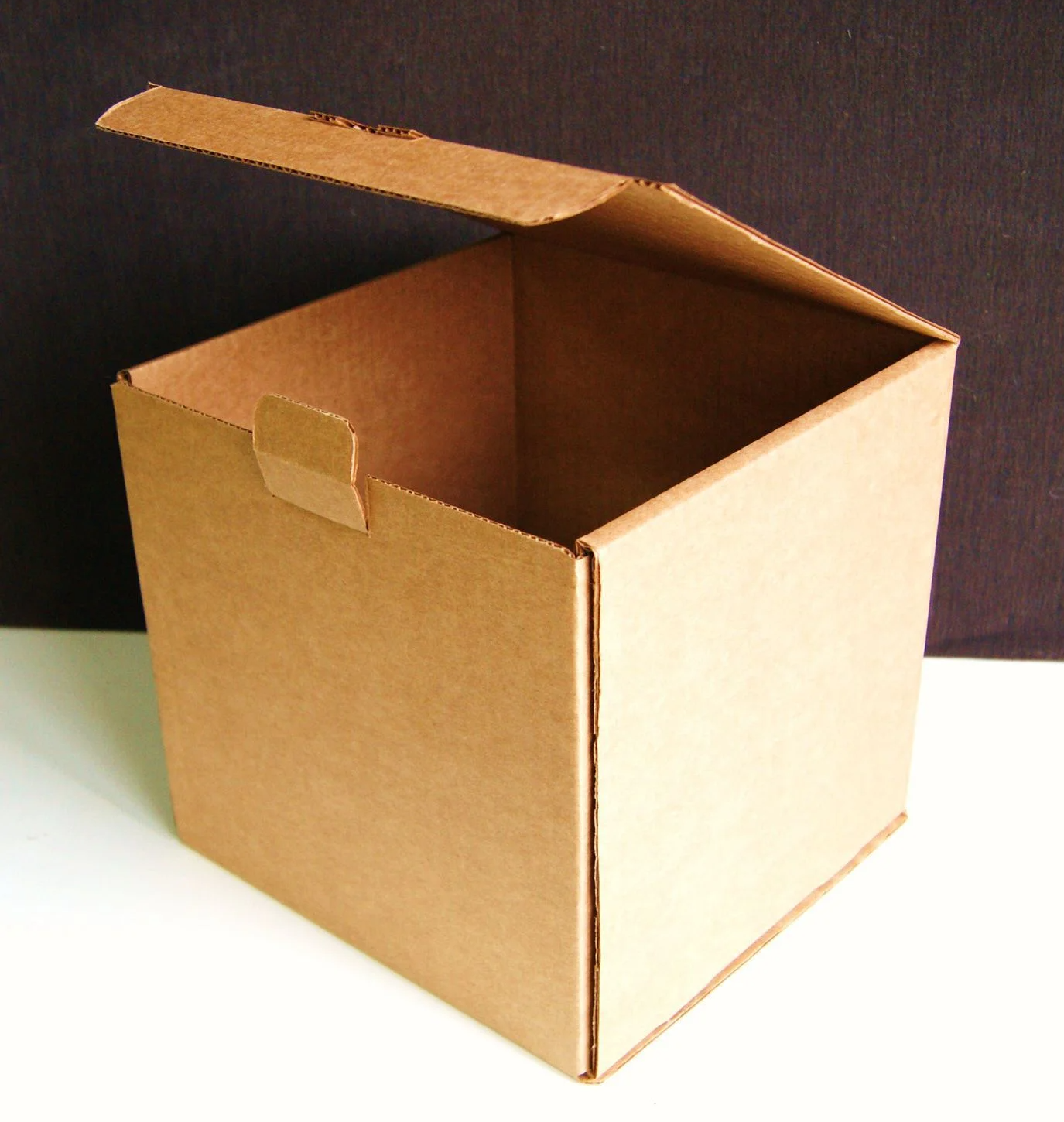 Коробки с откидной крышкой