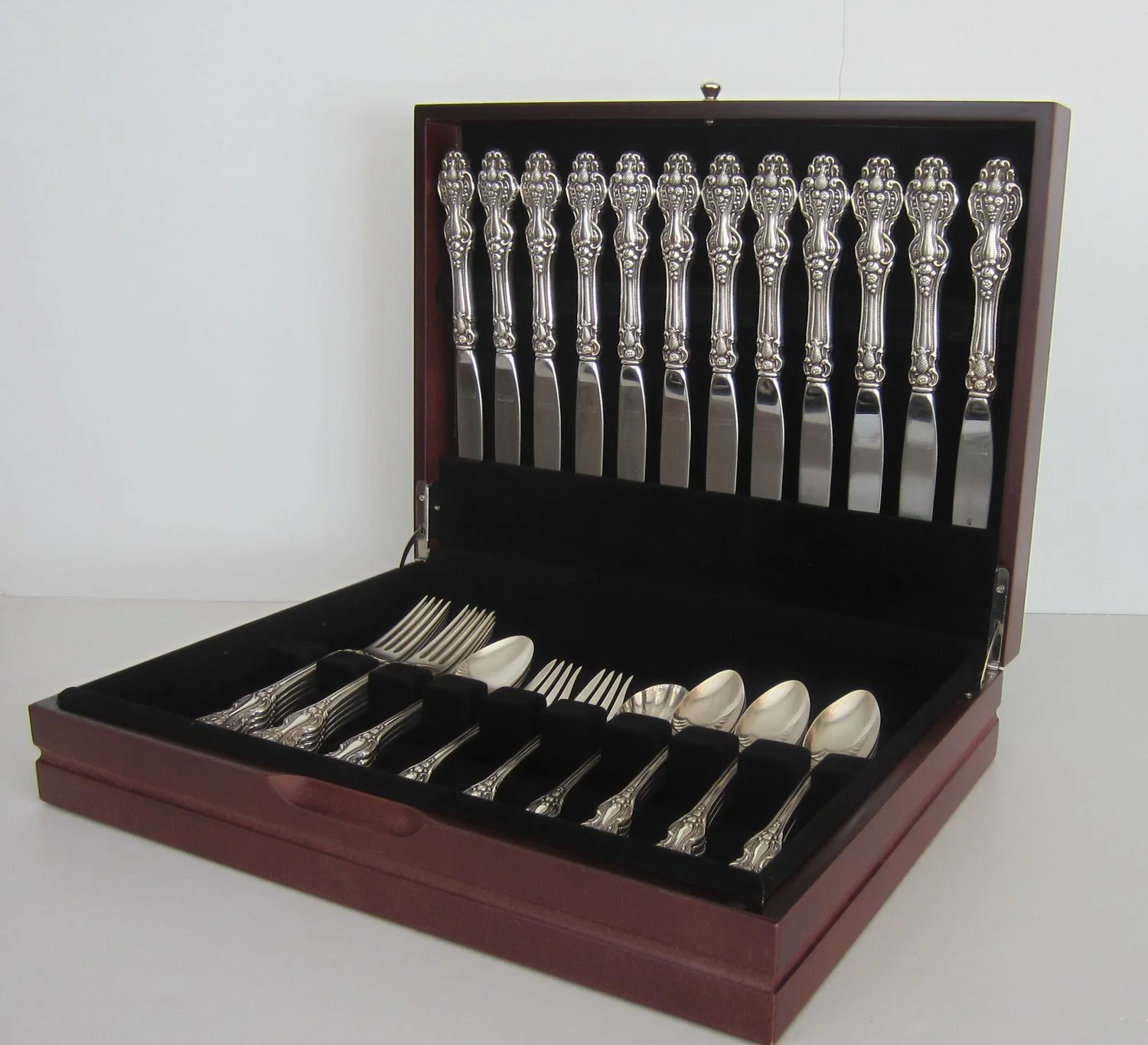 Ложементы для столовых приборов