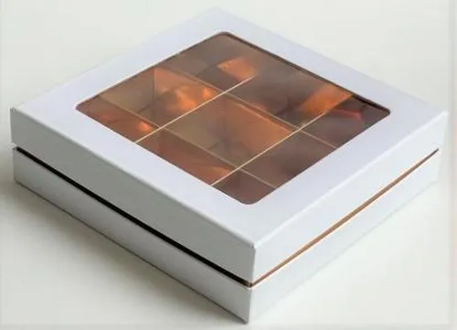 Белая упаковка для конфет