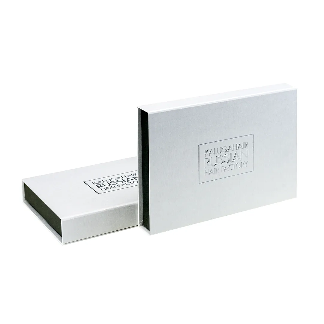 Белая упаковка для косметики