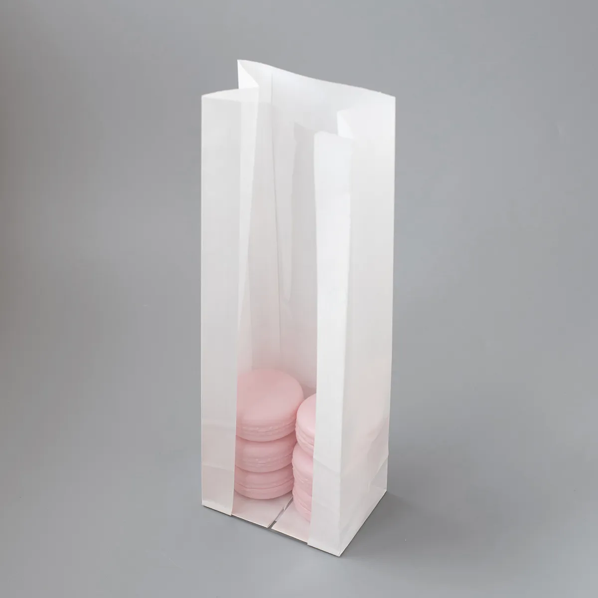 Белая упаковка для косметики