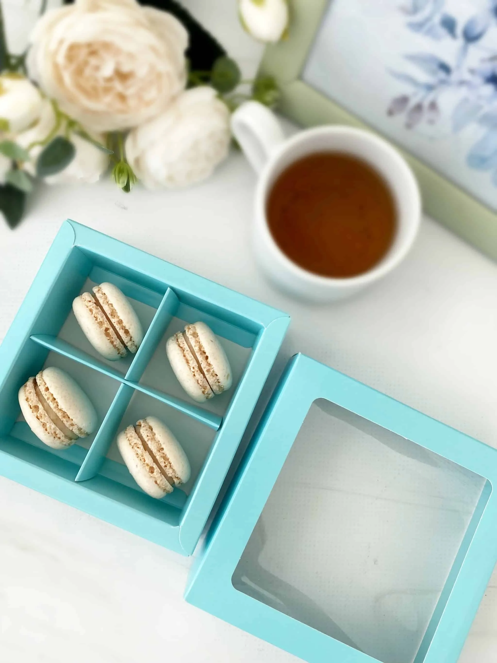 Голубая упаковка для конфет