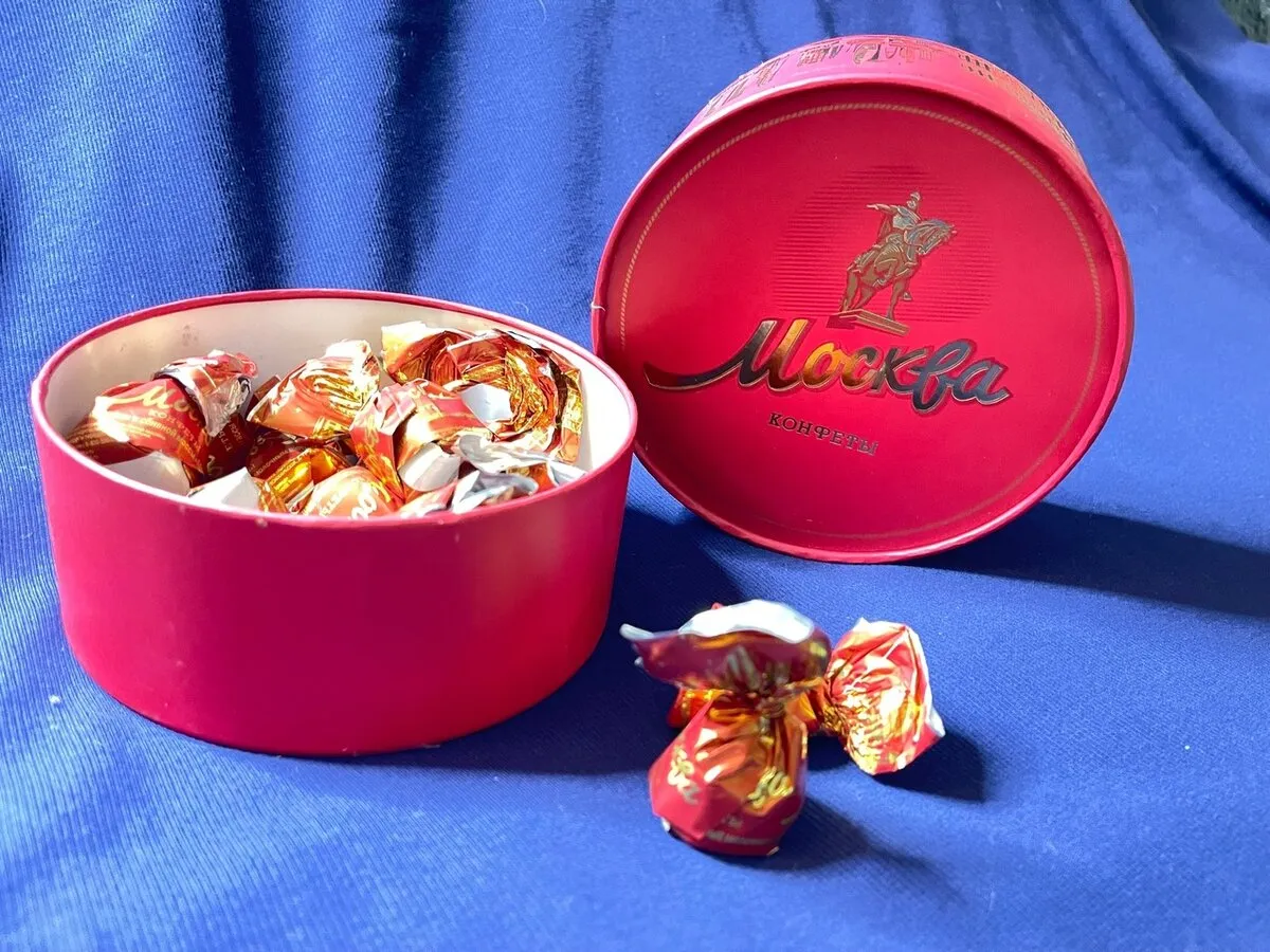 Красная упаковка для конфет