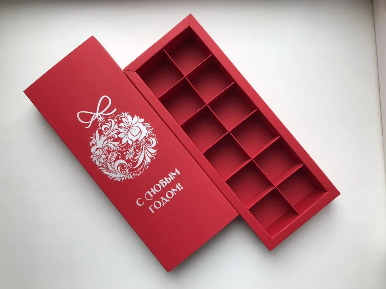 Красная упаковка для конфет