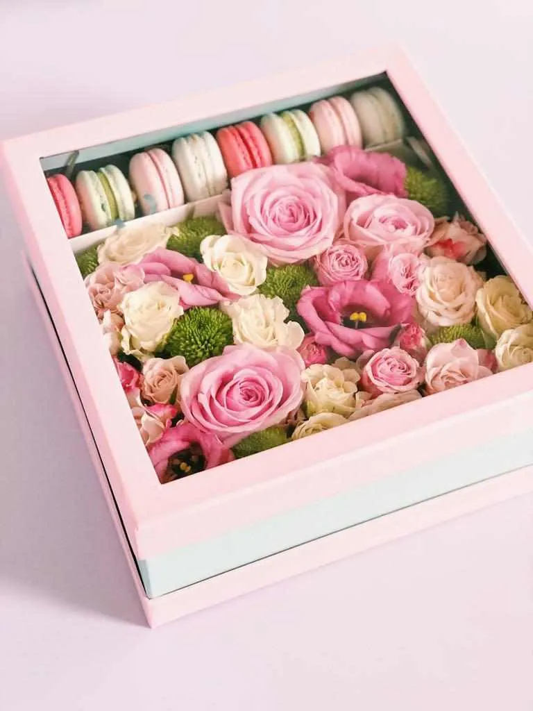 С цветами упаковка для конфет