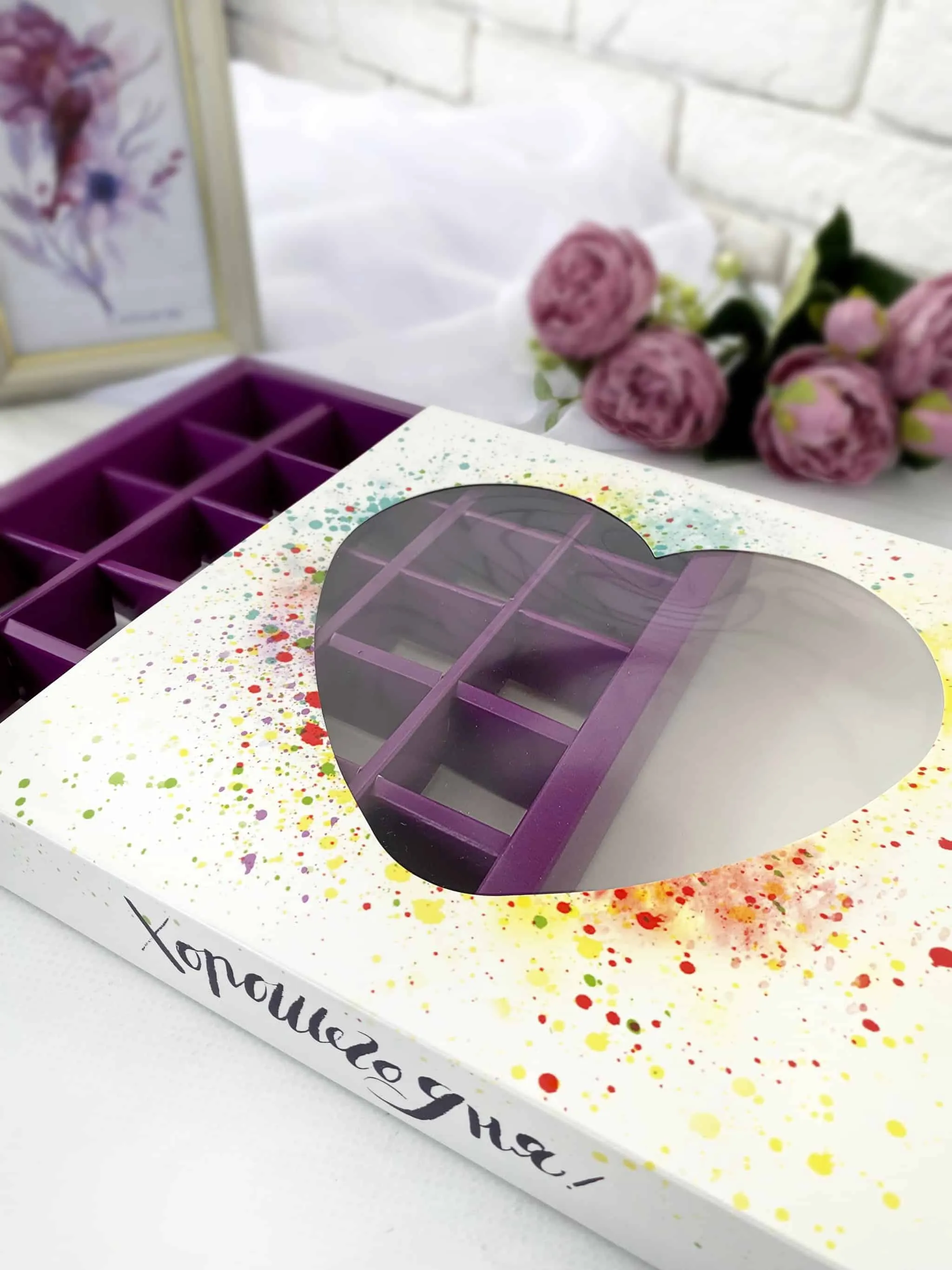 С цветами упаковка для конфет