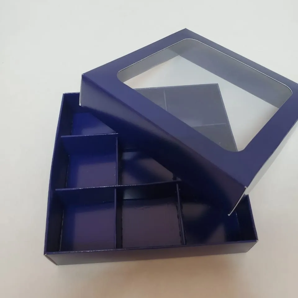 Синяя упаковка для конфет