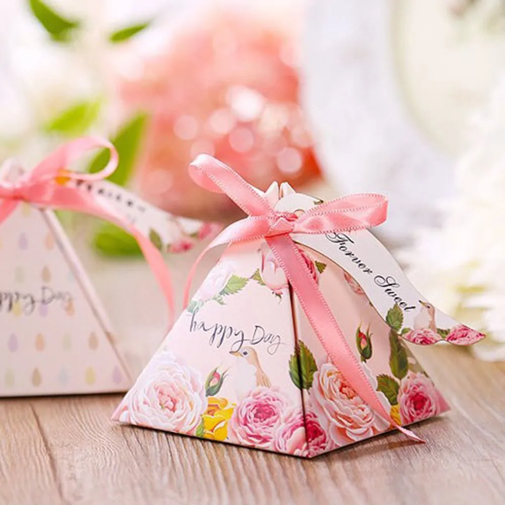 Треугольная упаковка для конфет