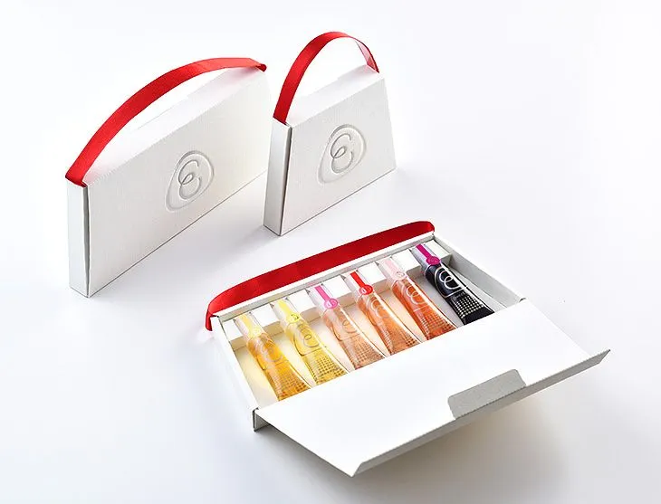 Упаковка для косметики с лебедем