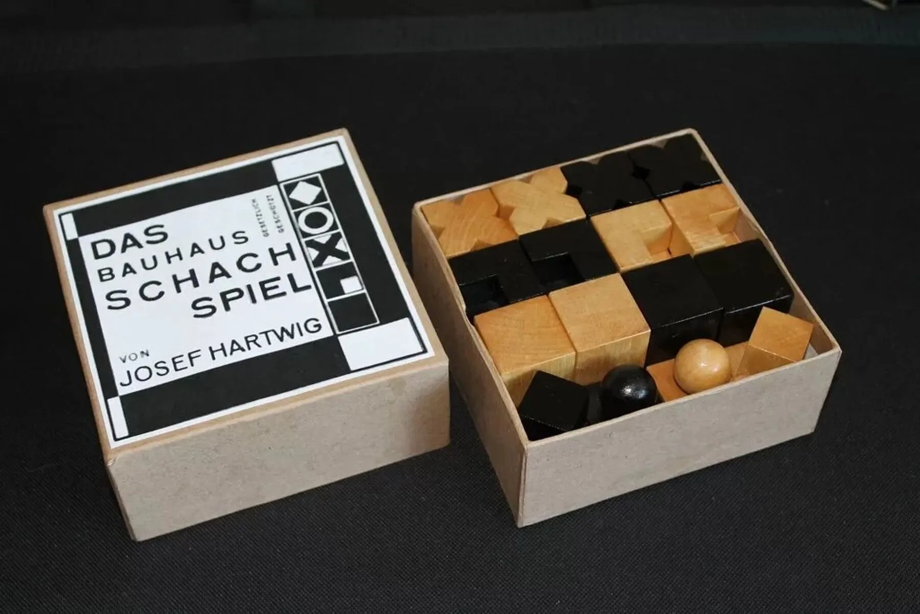 Упаковка настольных игр