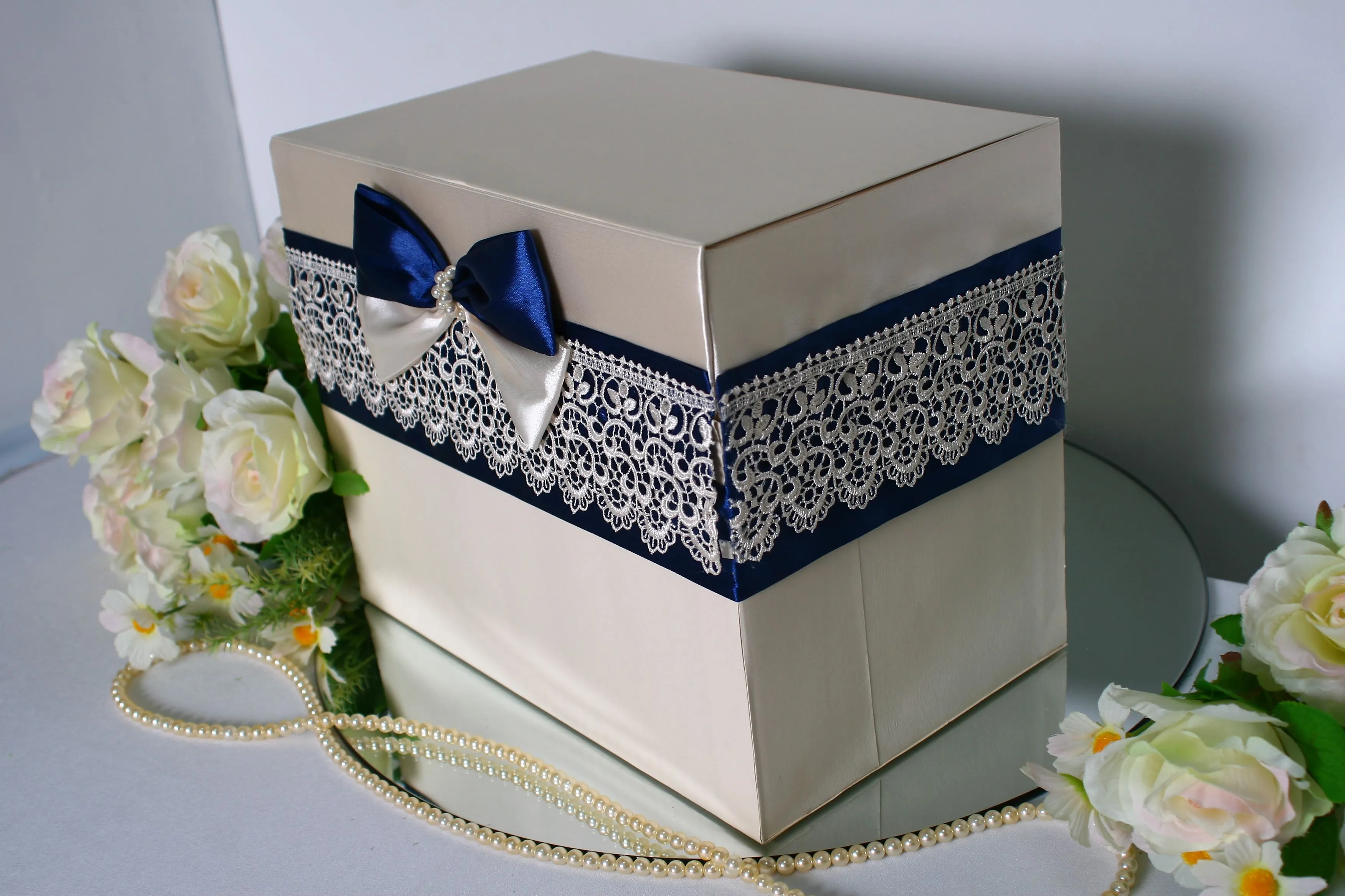 Декоративные подарочные коробки