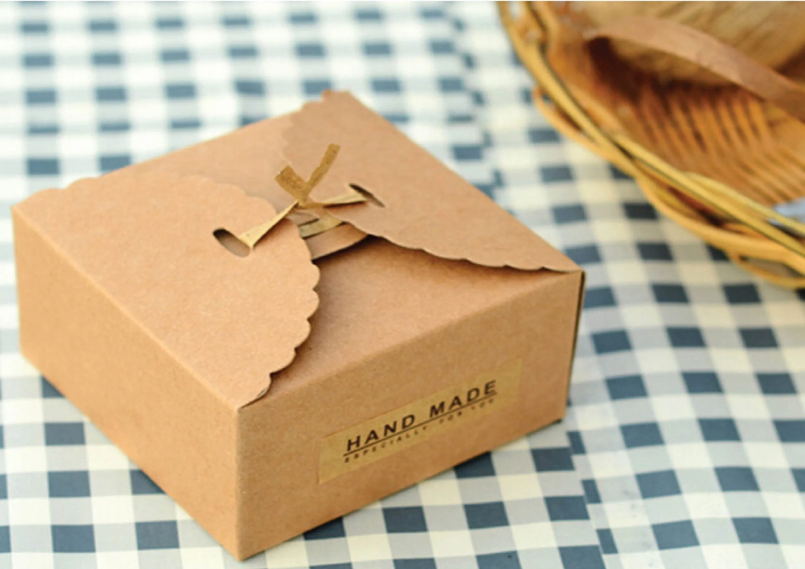 Легкие подарочные коробки