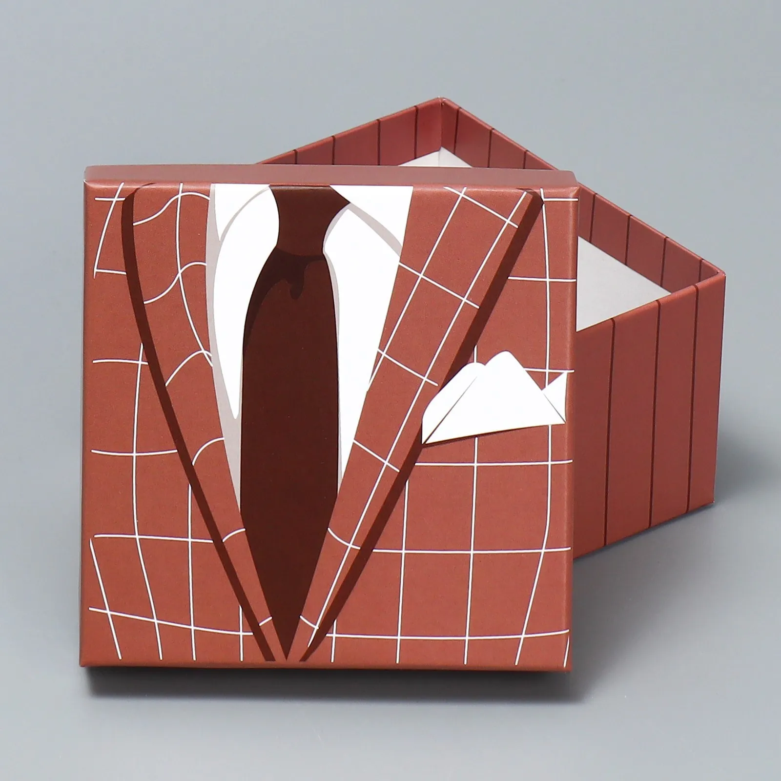 Подарочные коробки 10х10х5