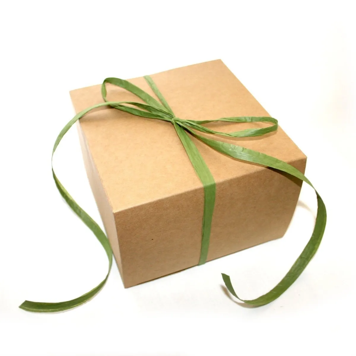 Подарочные коробки 20х20х10