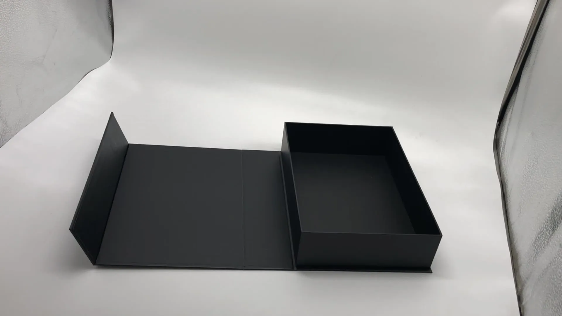 Подарочные коробки для футболки