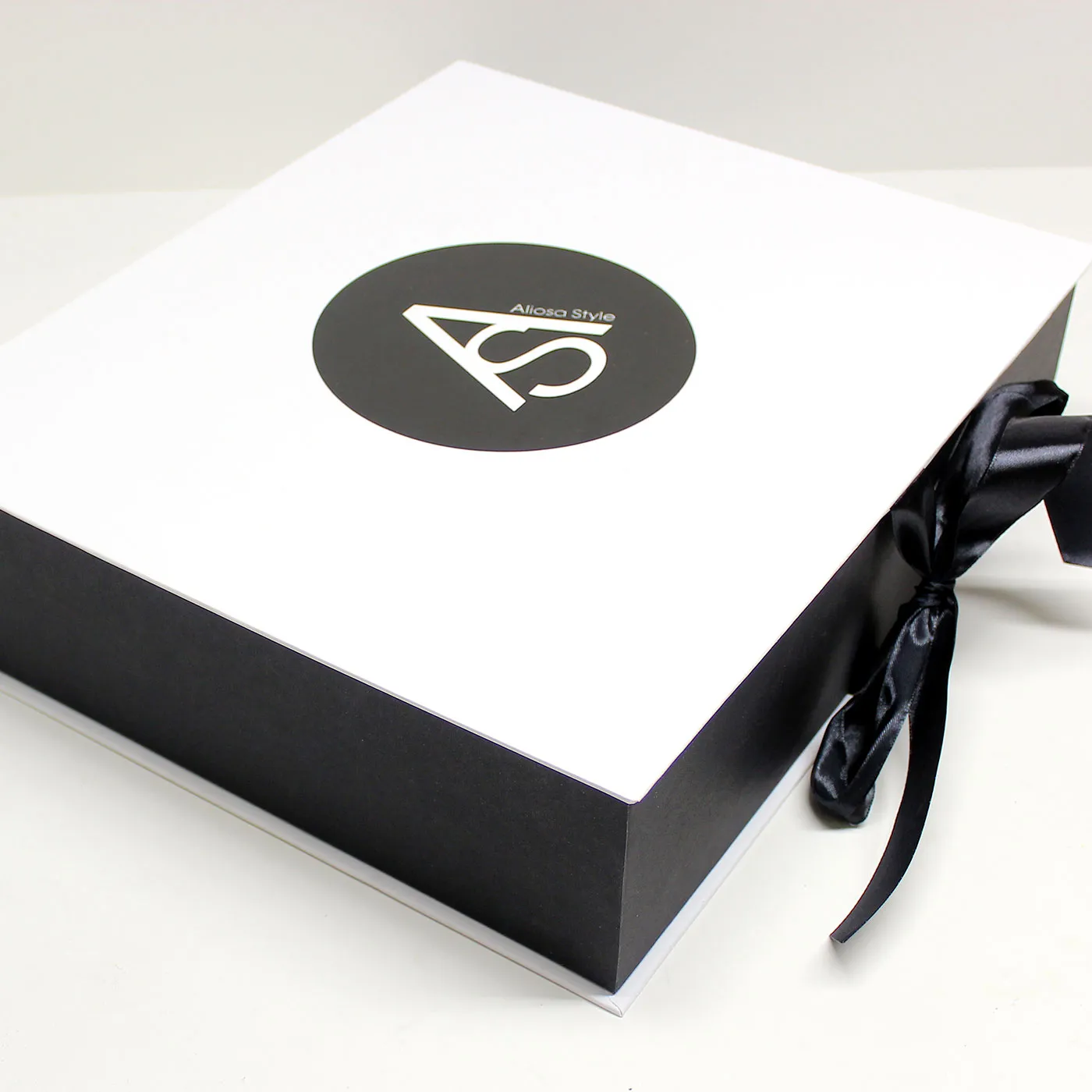 Подарочные коробки для одежды