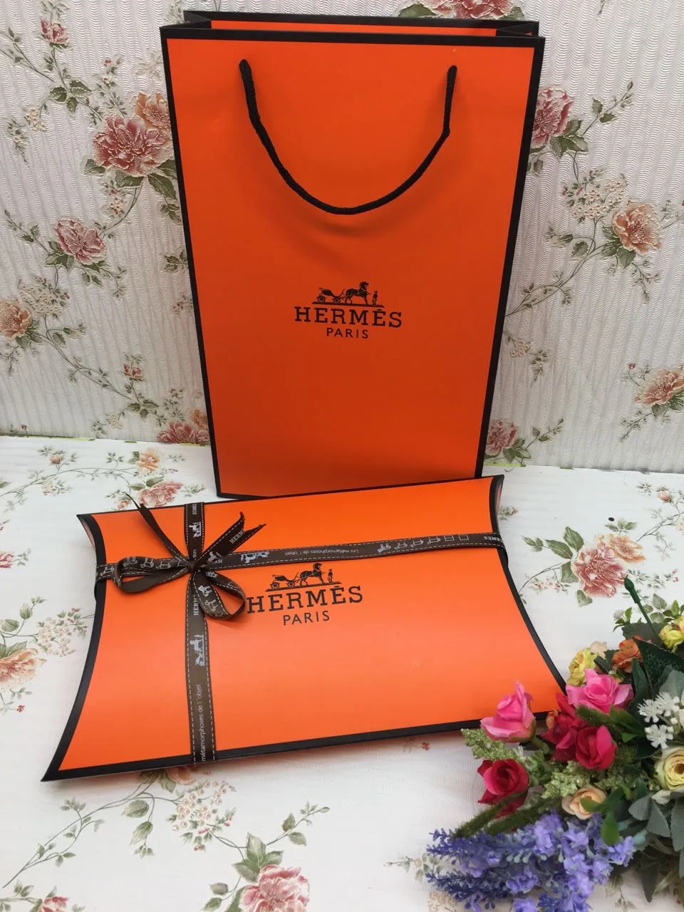 Подарочные коробки для платков