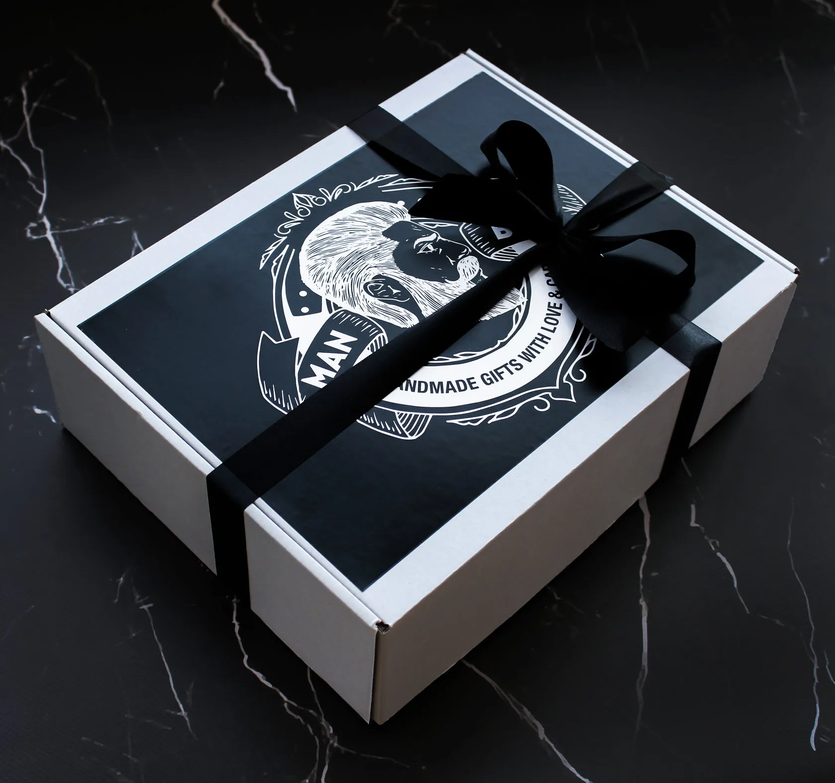 Подарочные коробки другу