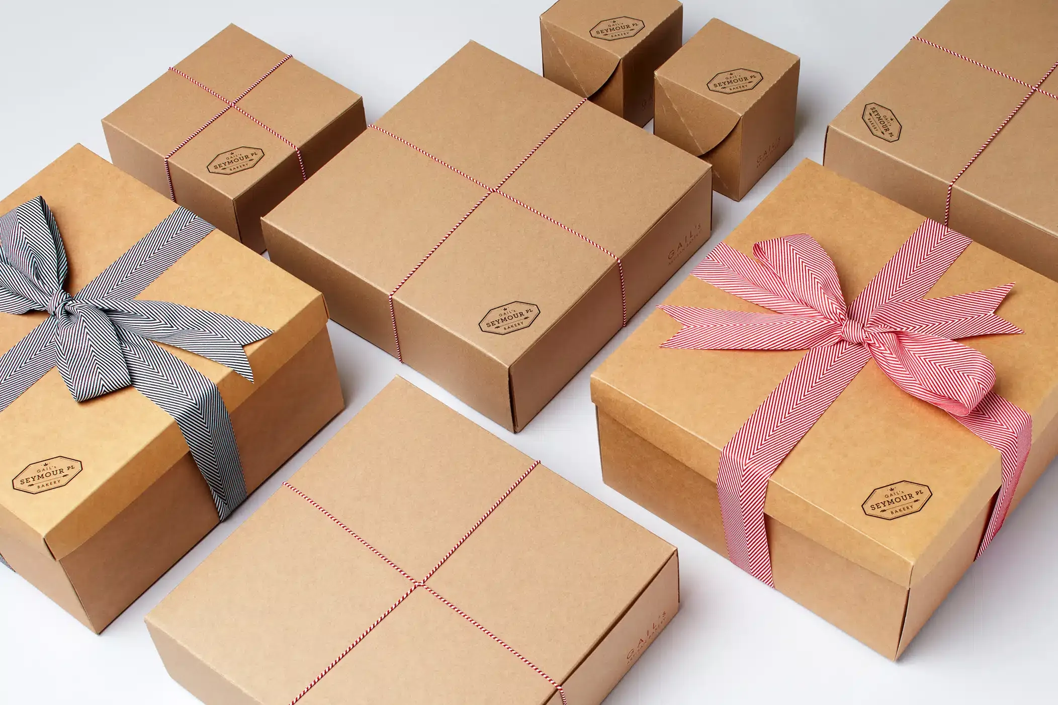 Подарочные коробки 24х24х13