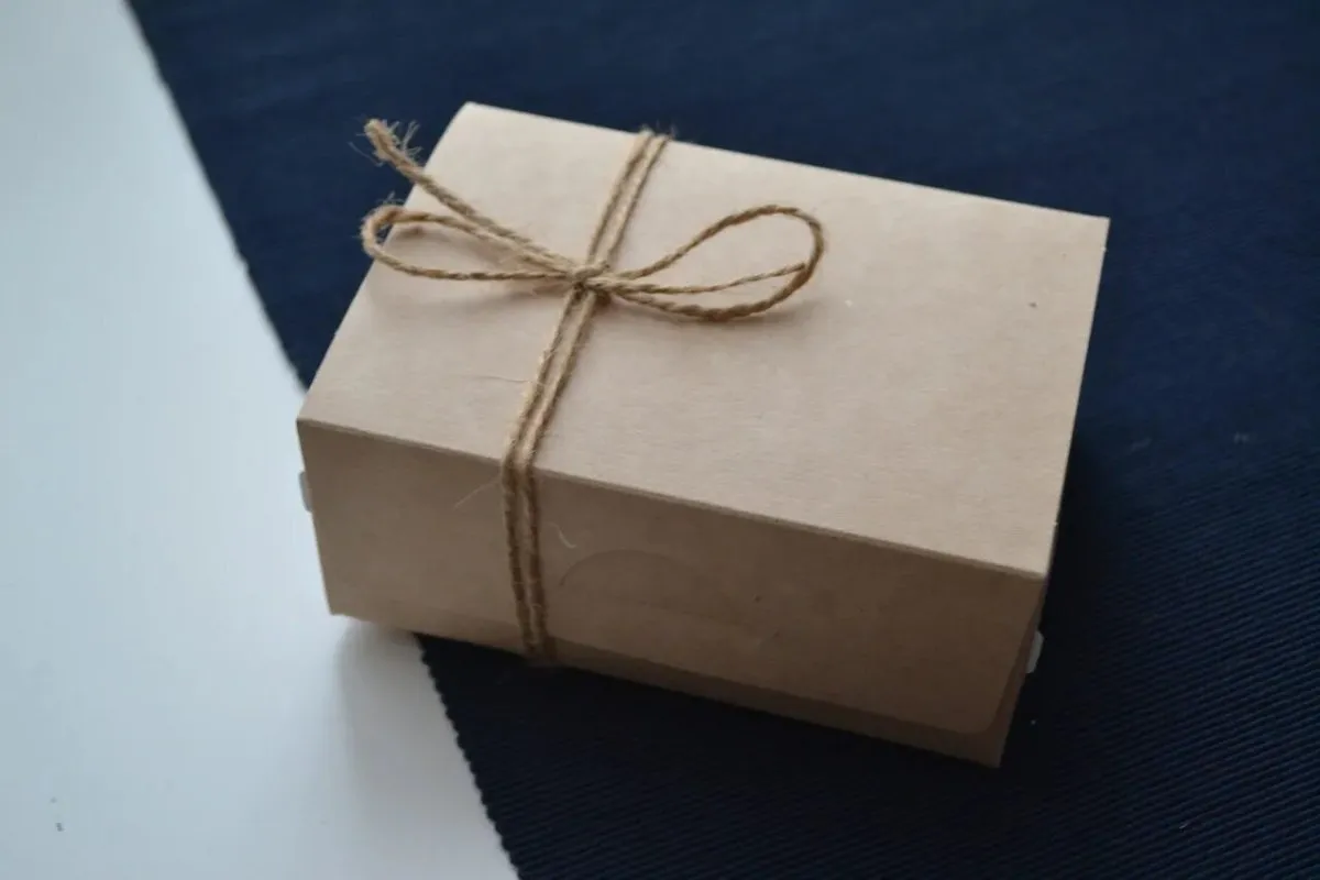 Подарочные коробки 25х15х15