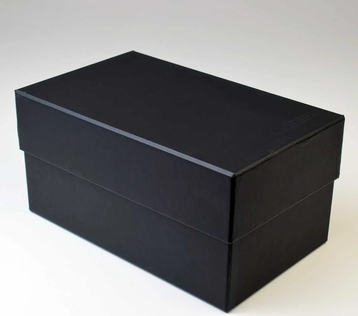 Подарочные коробки 25х15х15