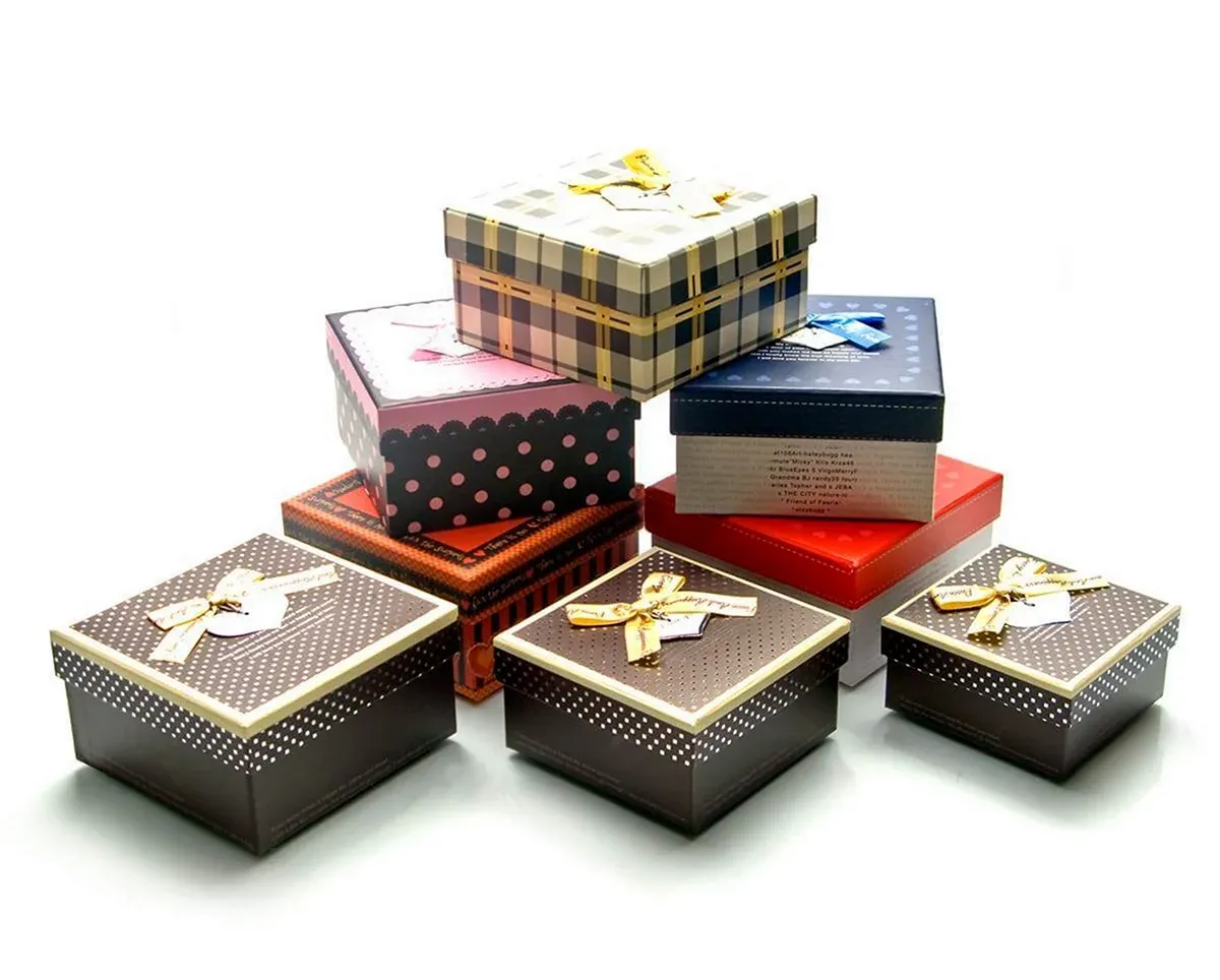 Подарочные коробки 36х36