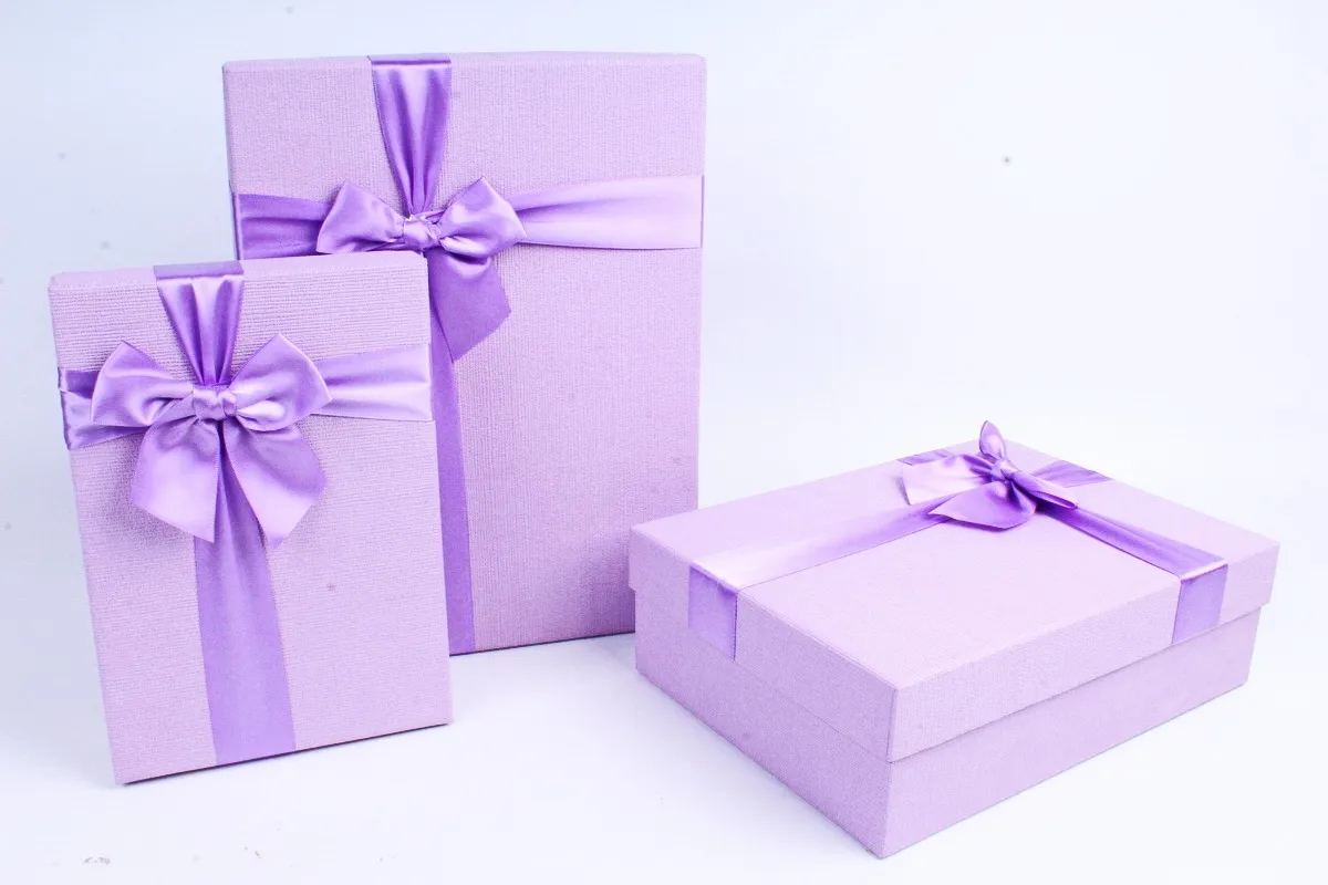 Подарочные коробки 50х20х30