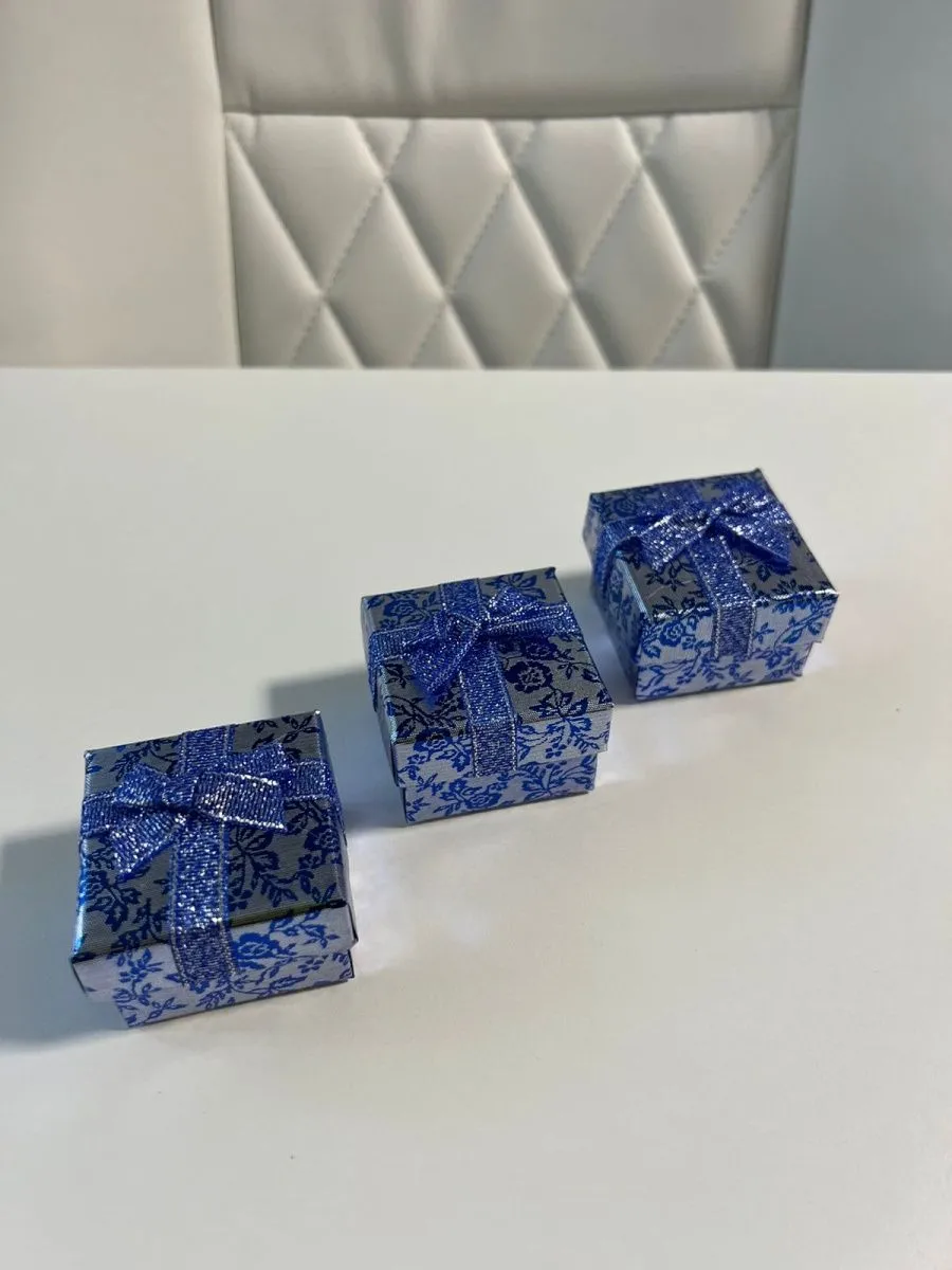 Подарочные коробки 5х5