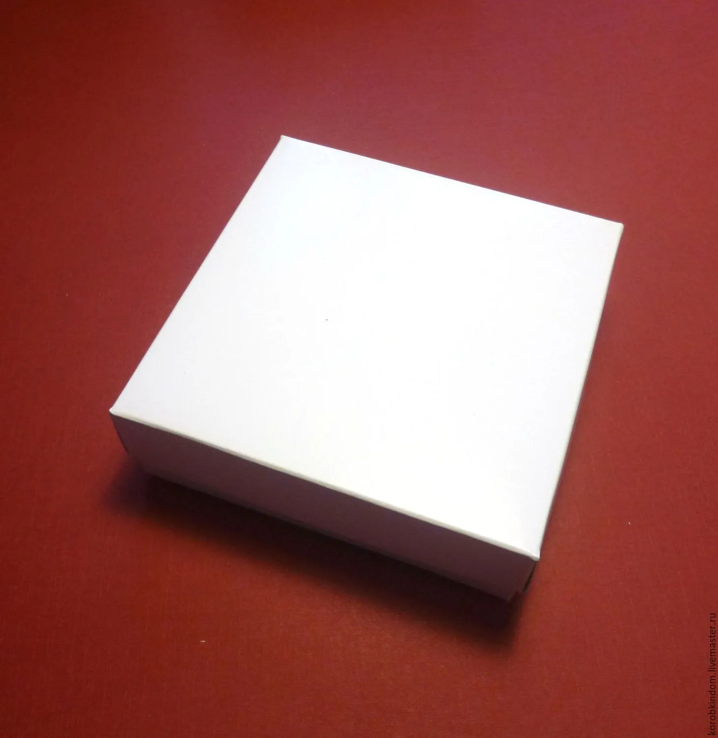 Подарочные коробки 7х7х3