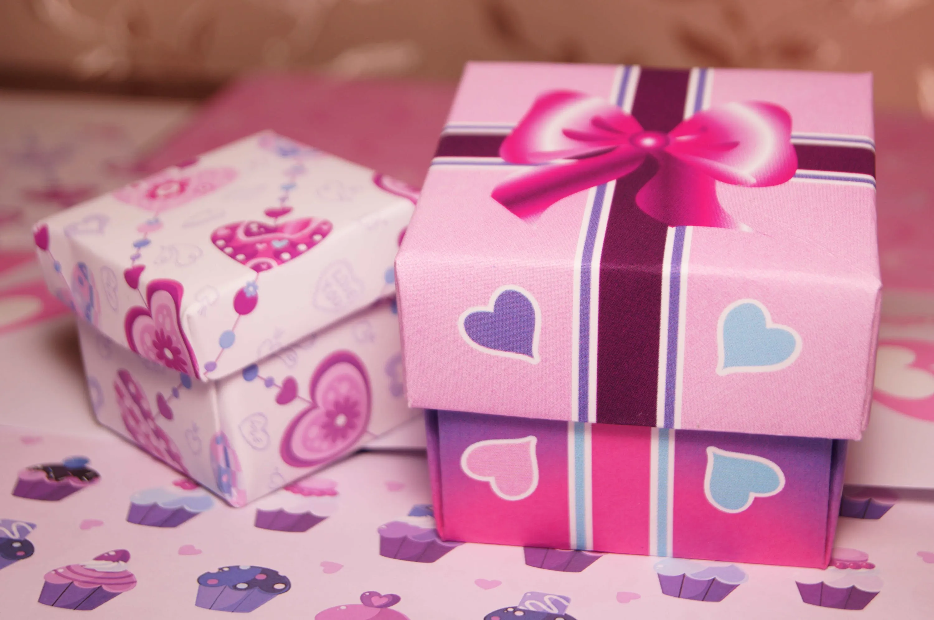 Подарочные коробки подруге