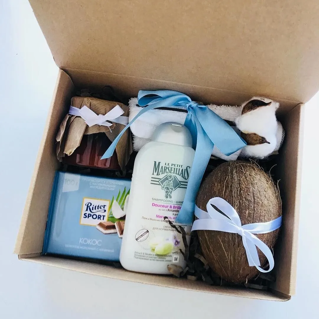 Подарочные коробки подруге