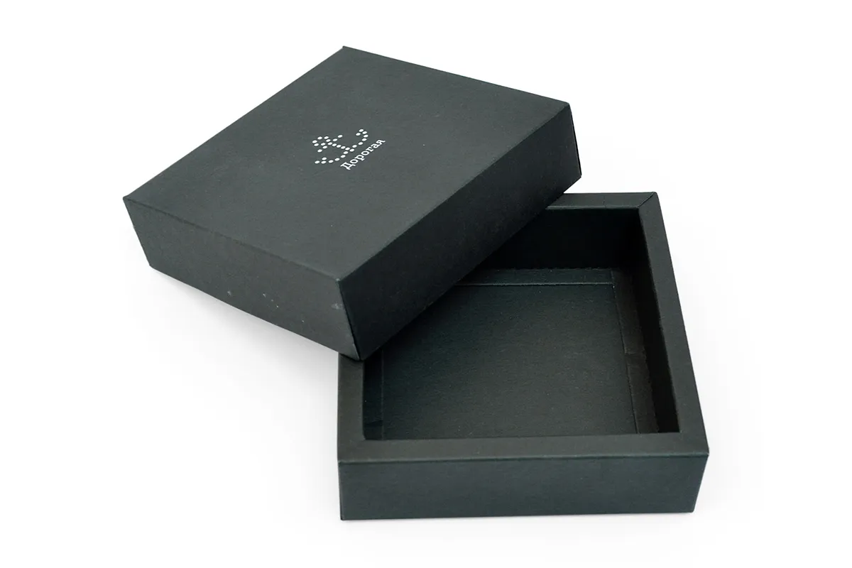 Подарочные коробки с крышкой