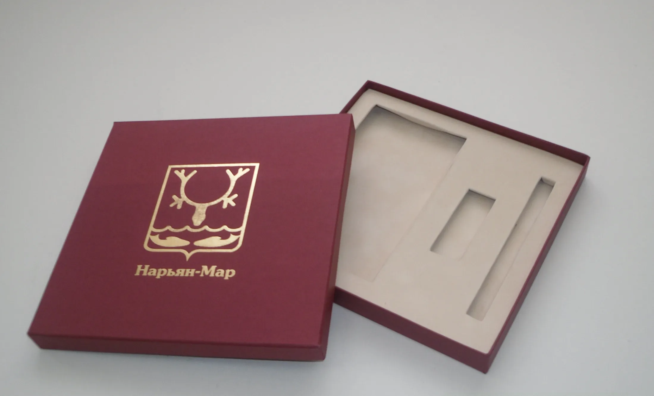 Подарочные коробки с логотипом