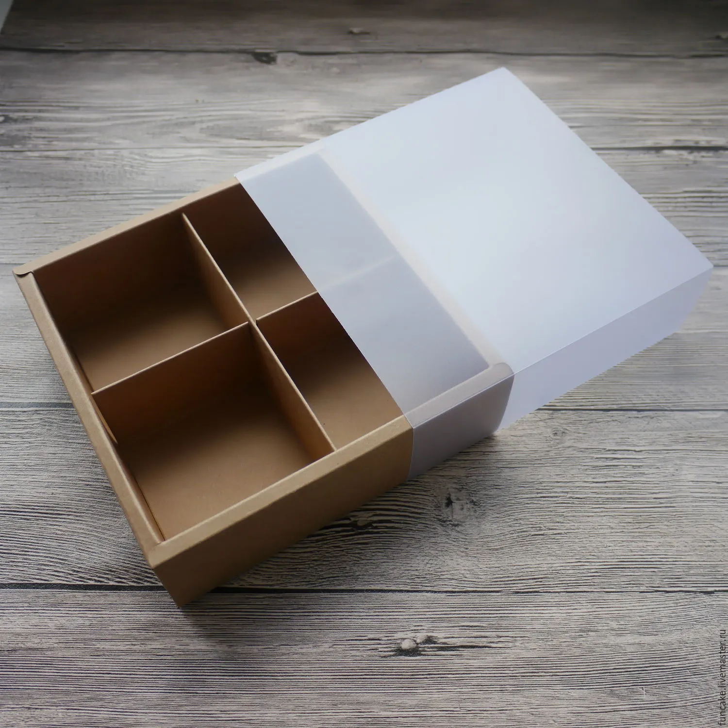 Подарочные коробки с отделениями