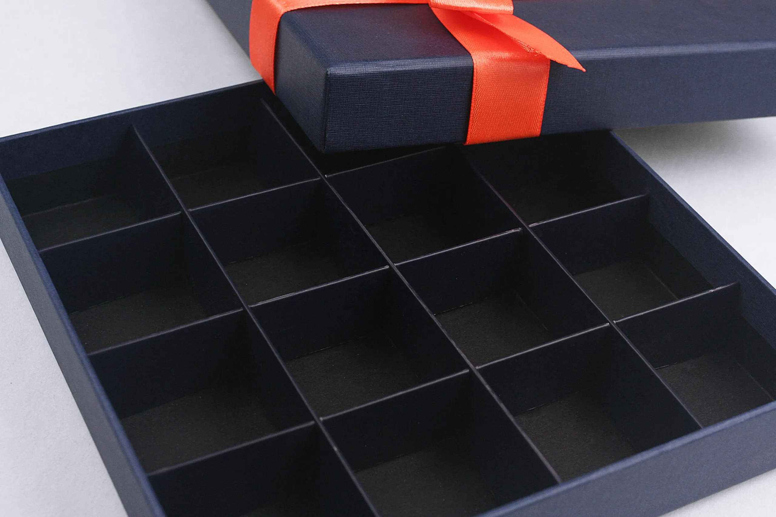 Подарочные коробки с ячейками