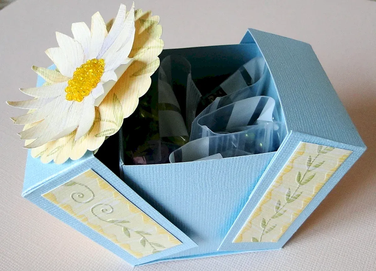 Распадающиеся подарочные коробки