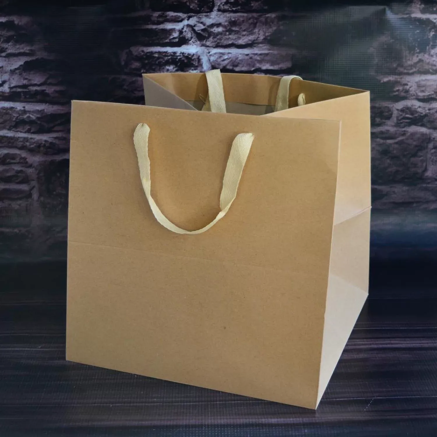 Бумажные пакеты 30х30х30