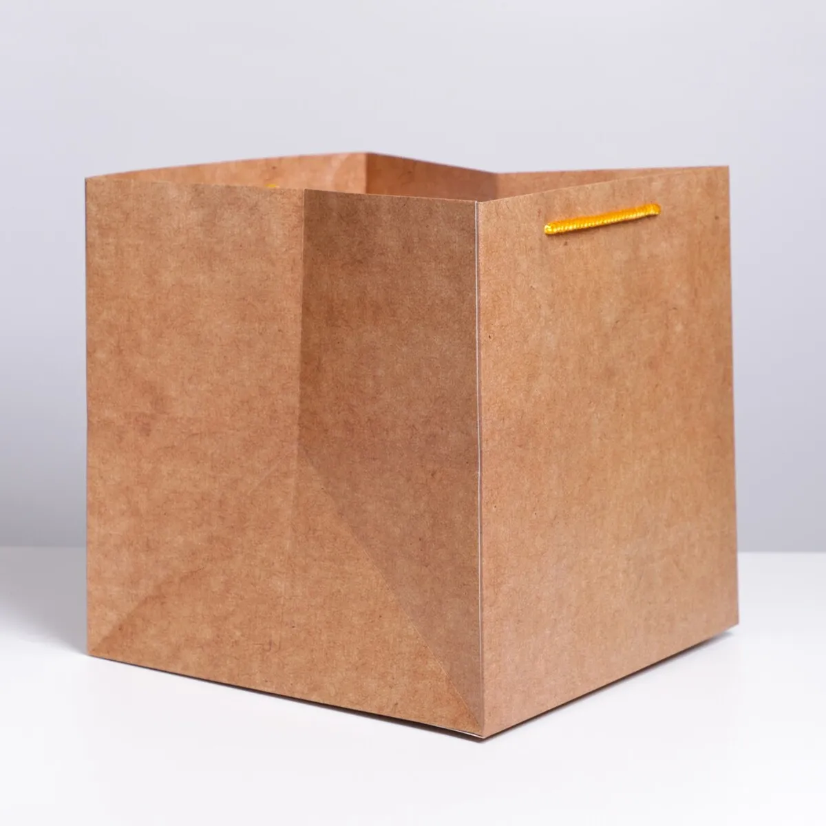 Бумажные пакеты 30х30х30