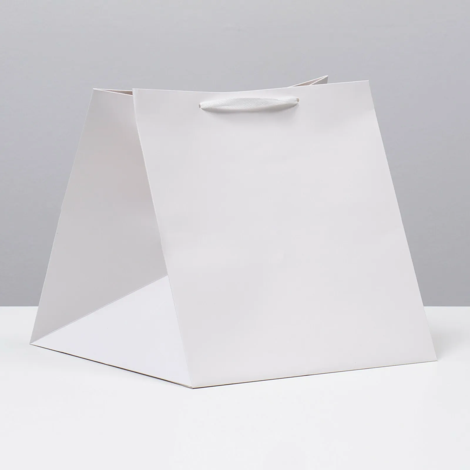 Бумажные пакеты 30х30х30