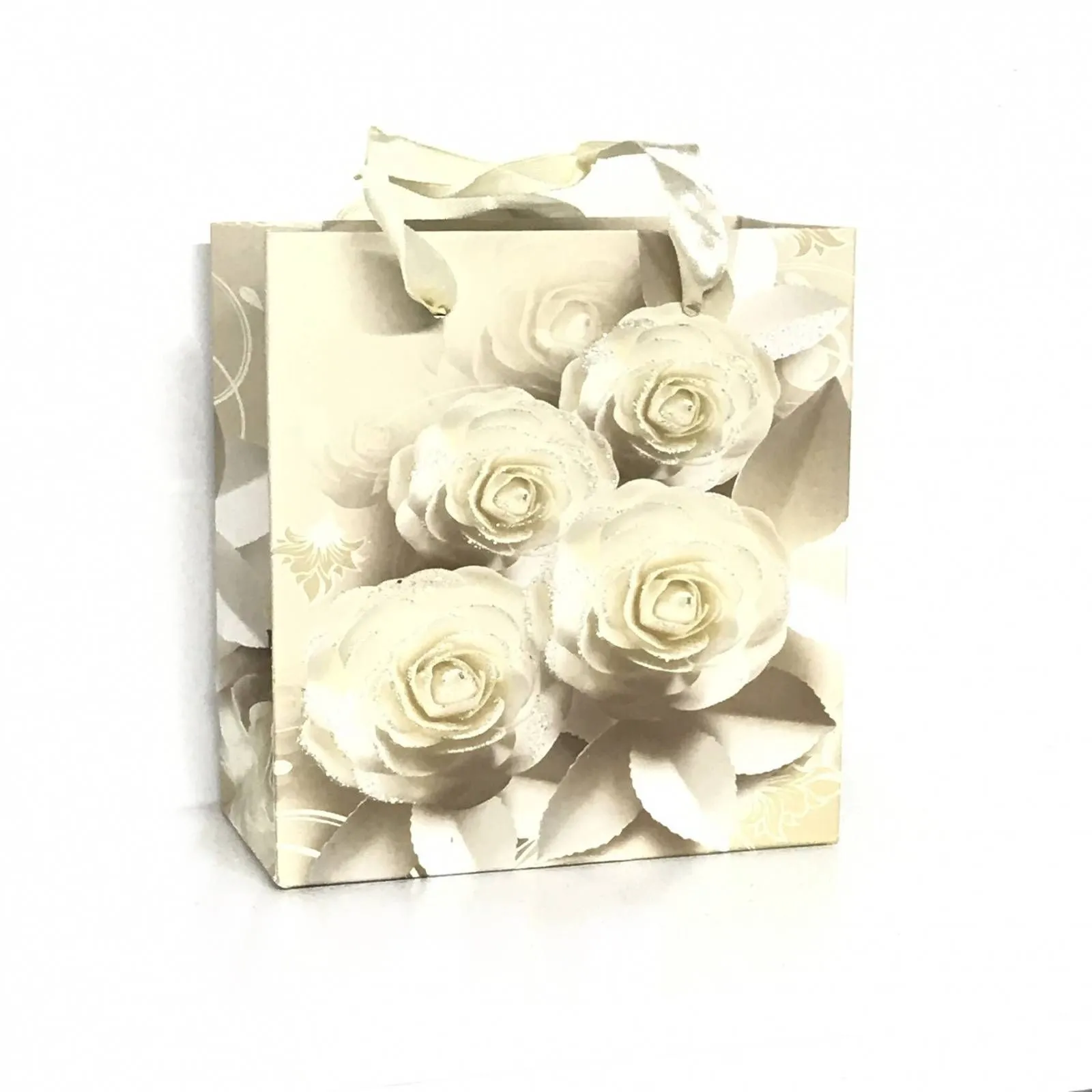 Бумажные подарочные пакеты