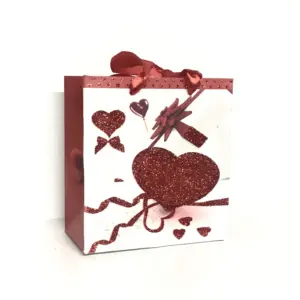 Бумажные подарочные пакеты